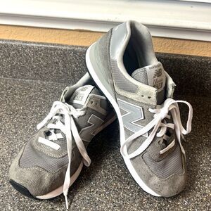 NEW BALANCE 574 Men's Sneakers Activewear ML574EVG Low Top Size 8 D Gray Lace Up